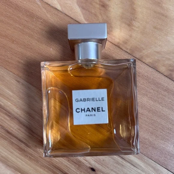 GABRIELLE CHANEL Eau de Parfum Spray 1.07 Fl Oz - Picture 4 of 6